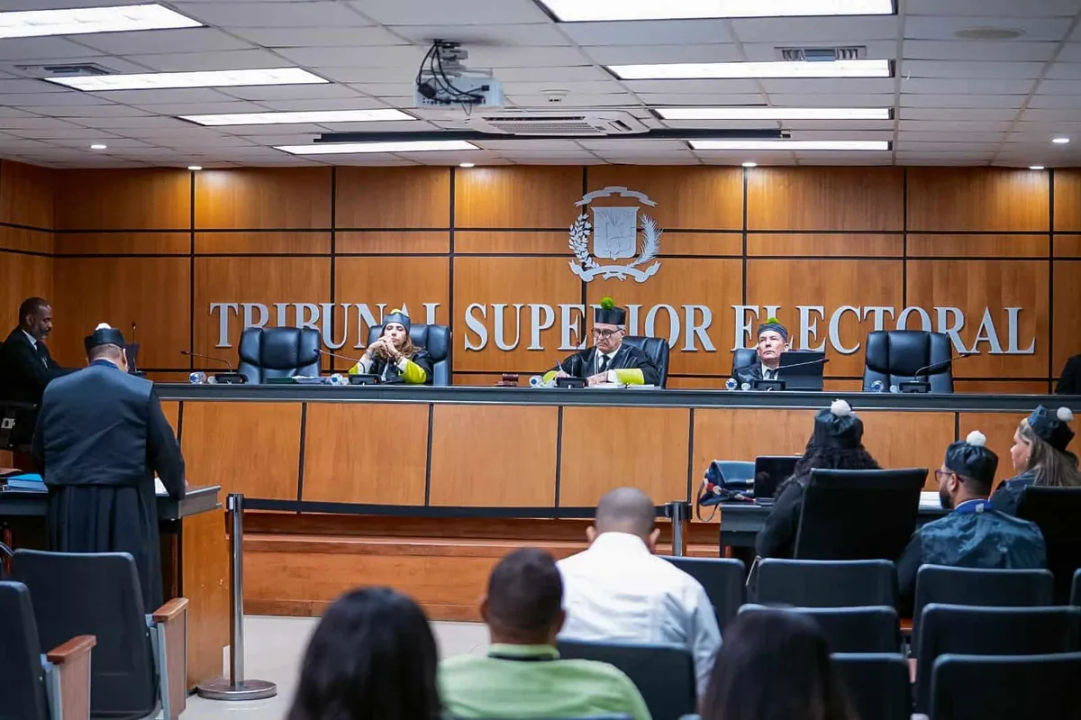 Finjus: TSE debió resolver controversia sobre reglamento que prohíbe publicar encuestas electorales