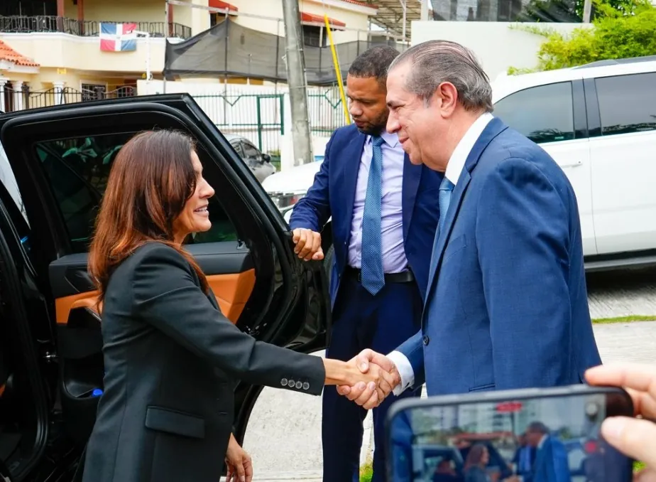 Francisco Javier García se reúne con embajadora de EE. UU. en RD y destaca vínculos entre ambas naciones