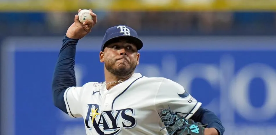 Freddy Peralta lanza cinco entrada en blanco y Tampa mantiene racha positiva