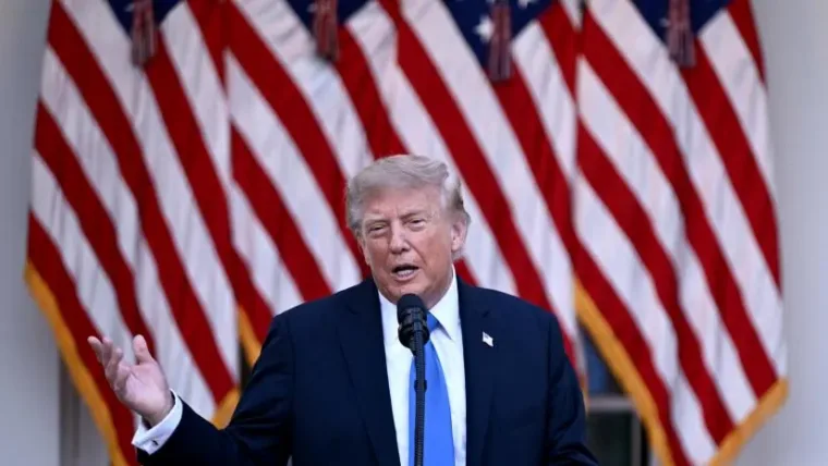 Gobierno de EEUU renuente a regular la IA; los demócratas lo