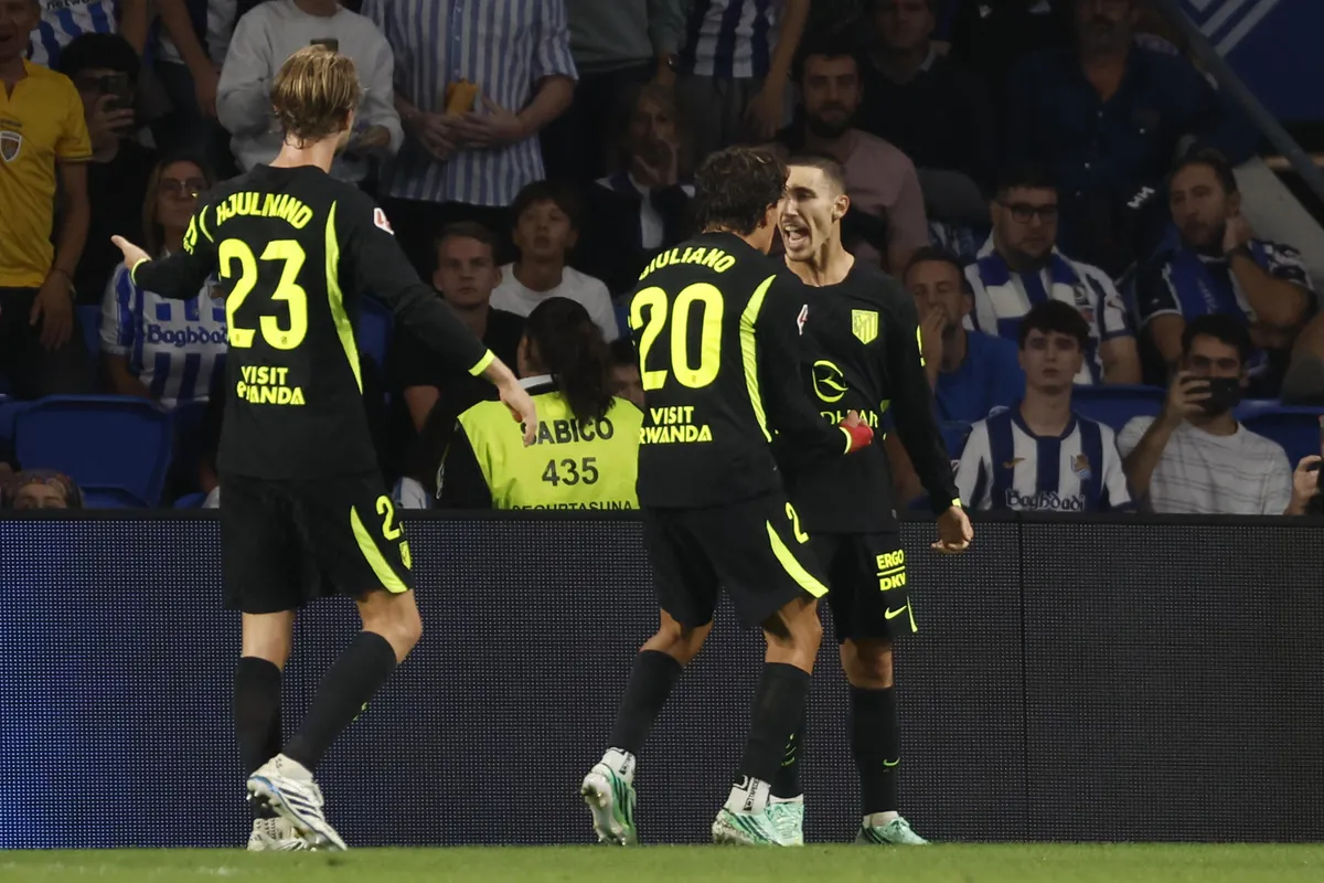 Grimaldo rescata al Atlético de un mal partido ante la Real Sociedad