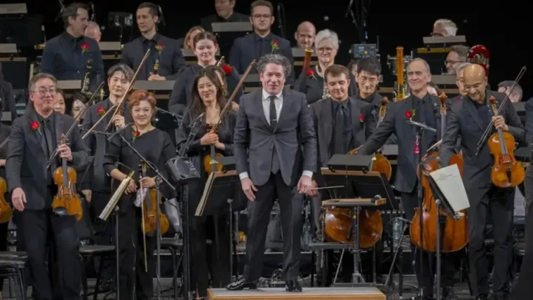 Gustavo Dudamel, el primer latino en asumir la dirección