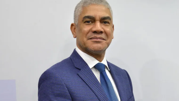 Holi Matos felicita a Luis Abinader por asumir la presidencia