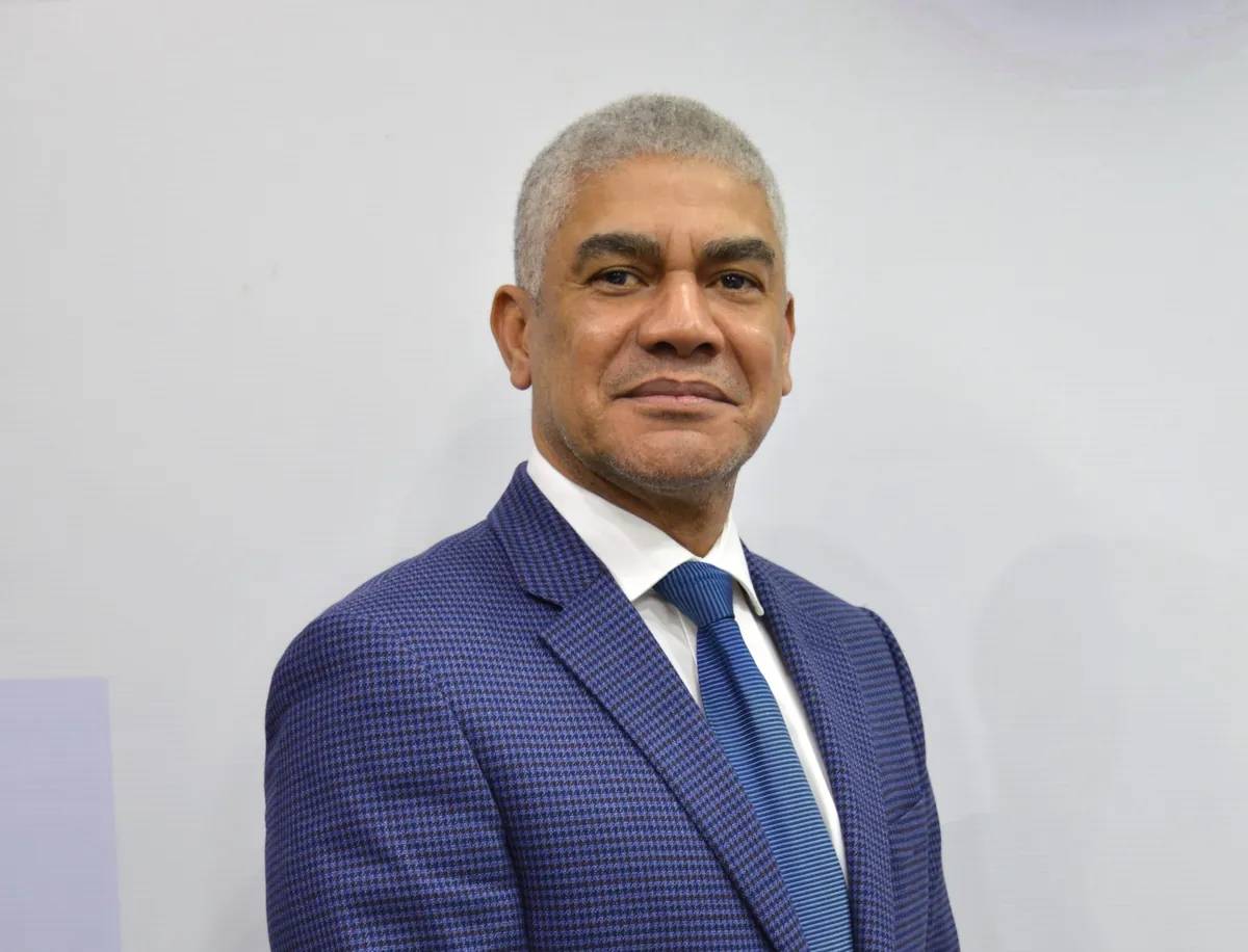 Holi Matos felicita a Luis Abinader por asumir la presidencia del PRM