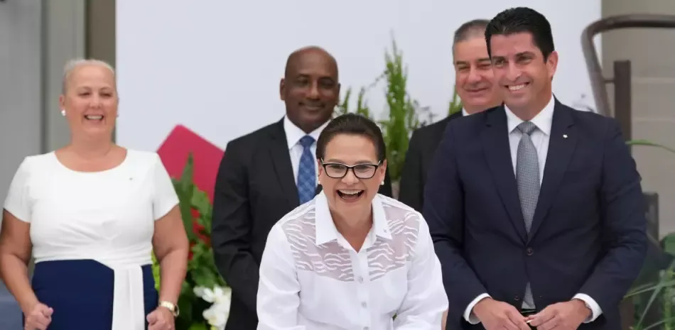 Ingeniera asume la dirección del Canal de Panamá