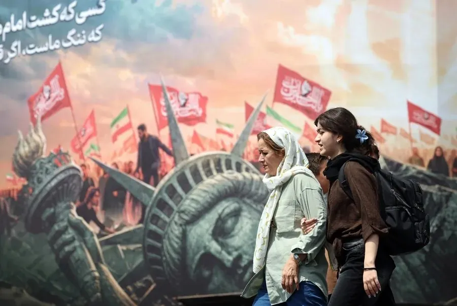 Irán acusa a EEUU de probar armas químicas en ataque