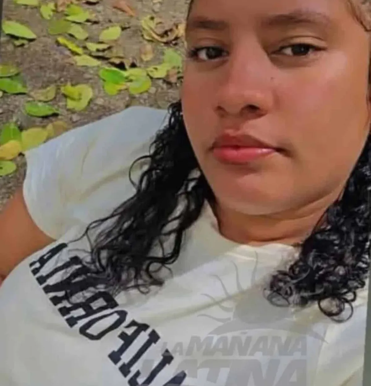 Joven muere electrocutada y su esposo resulta herido al intentar ayudarla en Monseñor Nouel