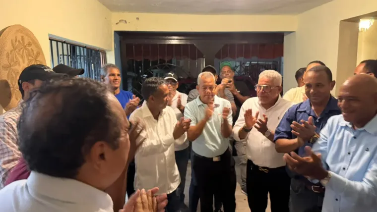 Juramentan equipo de campaña de Víctor Pavón alcalde en