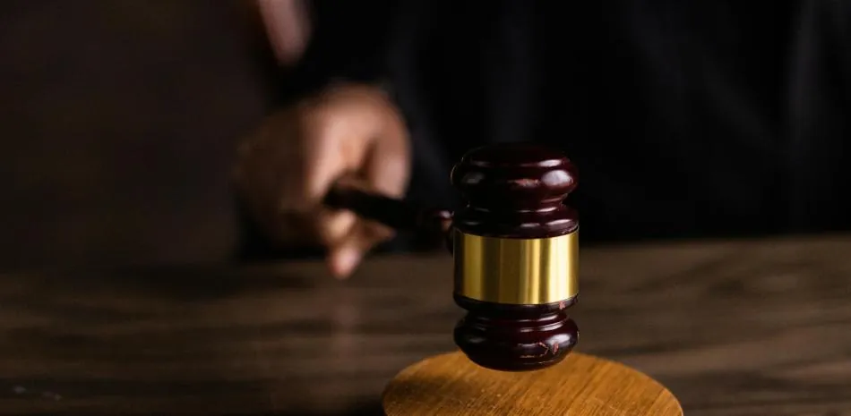 Justicia de El Salvador emite la primera condena a cadena perpetua a hombre por homicidio