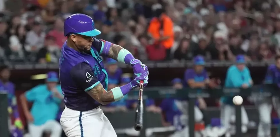 Ketel Marte empuja tres, es ovacionado en casa y los Diamondbacks arrollan a Rangers