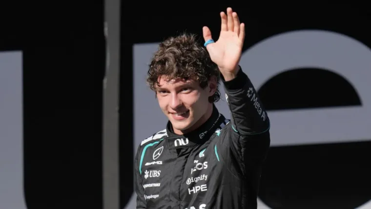 Kimi Antonelli aprovecha mala suerte de Lando Norris para