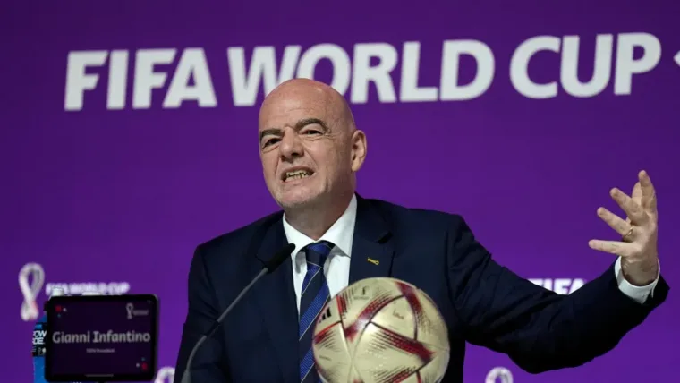La federación francesa de fútbol retira su apoyo a la