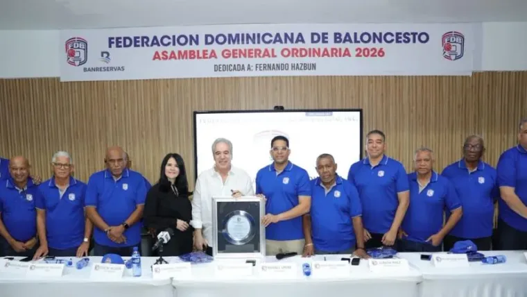 La Fedombal reconoce a Fernando Hasbún en su Asamblea Anual