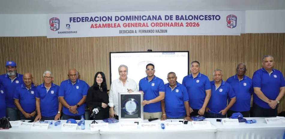La Fedombal reconoce a Fernando Hasbún en su Asamblea Anual de Asociaciones