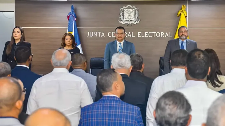 La JCE rectifica y deja en suspenso la restricción a las