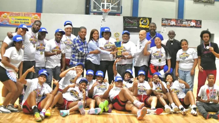 Leñeras de Los Mina se proclaman campeonas del II Torneo de