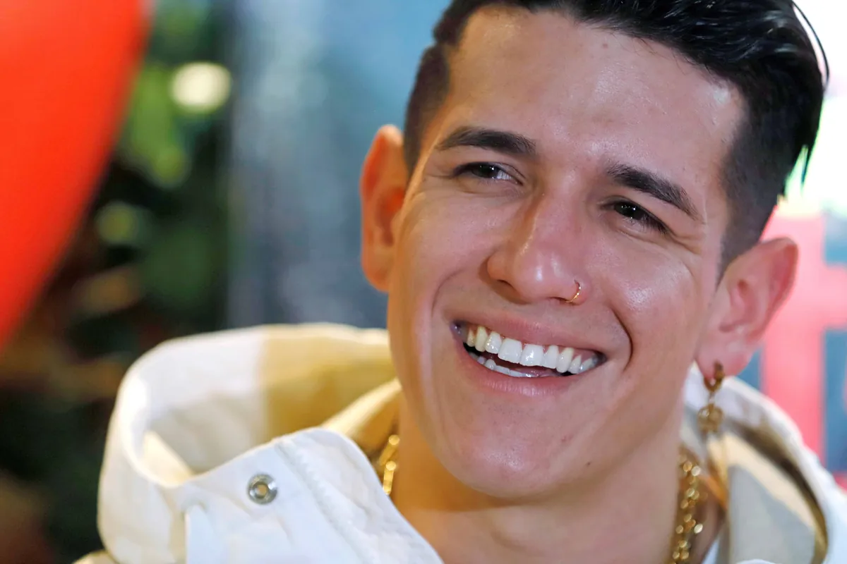 Lenny Tavárez lleva su historia de amor junto a su esposa en su nuevo EP, "8"