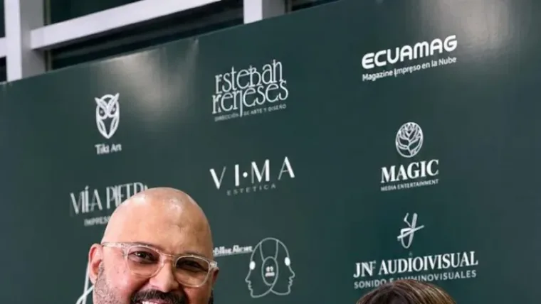 Leo Suberví recibe galardón como Mejor Orquesta para Fiestas