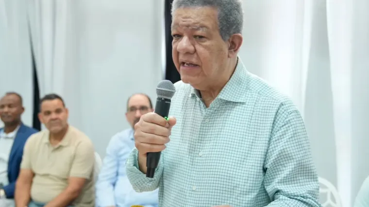 Leonel emplaza a funcionarios por crisis eléctrica: “Ustedes