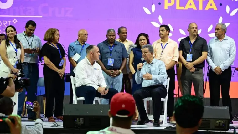 Leonel Fernández afirma que alza de la canasta básica reduce