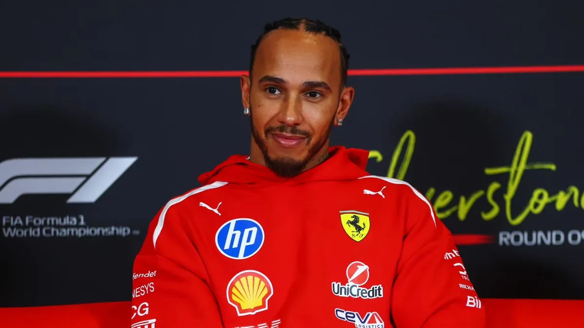 Lewis Hamilton niega haber intentado reemplazar a ningún miembro del personal de Ferrari