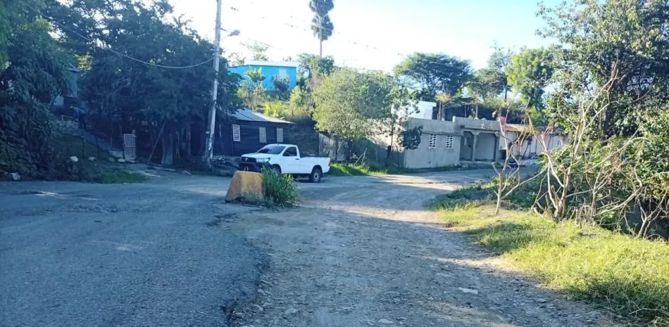 Localidades del Pinar de Ocoa protestan en demanda arreglo carretera