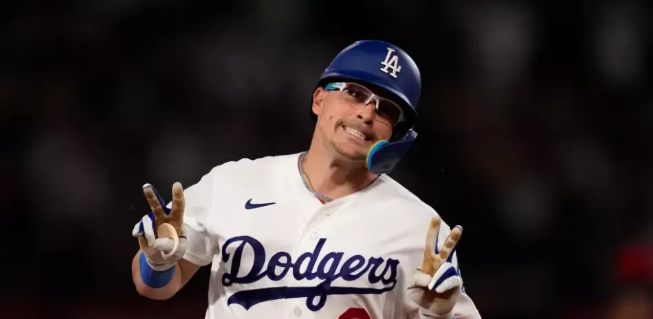 Los Dodgers aplastan con pizarra de 14-1 a Rojos, Yamamoto poncha a 10