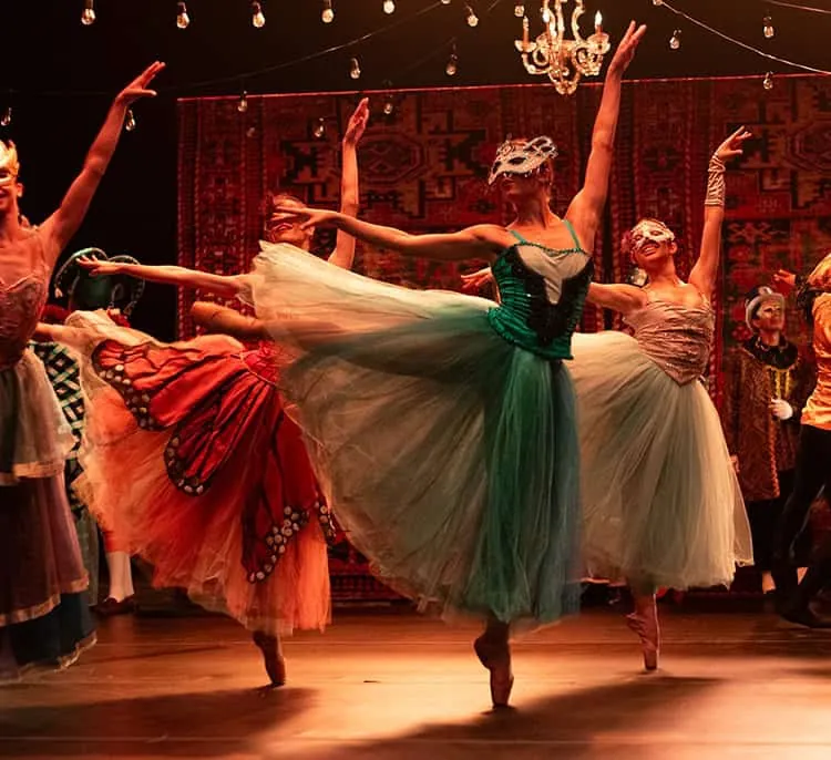 "Los Pasos del Tiempo" rescata la memoria del ballet dominicano a través de la danza