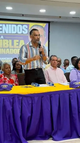Luis Alberto activa trabajo político en Santo Domingo Oriental rumbo al 18 de octubre