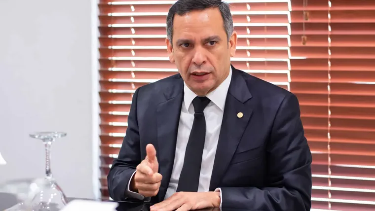 Luis Henry Molina: todos "los partidos políticos han actuado