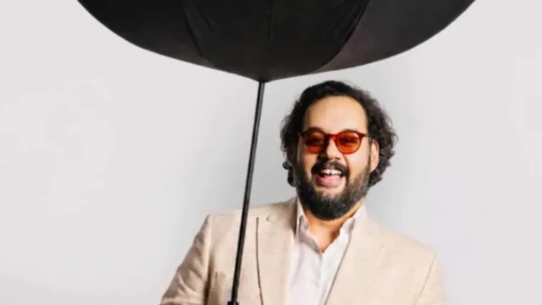 Manerra al recibir sus primeras nominaciones al Latin Grammy