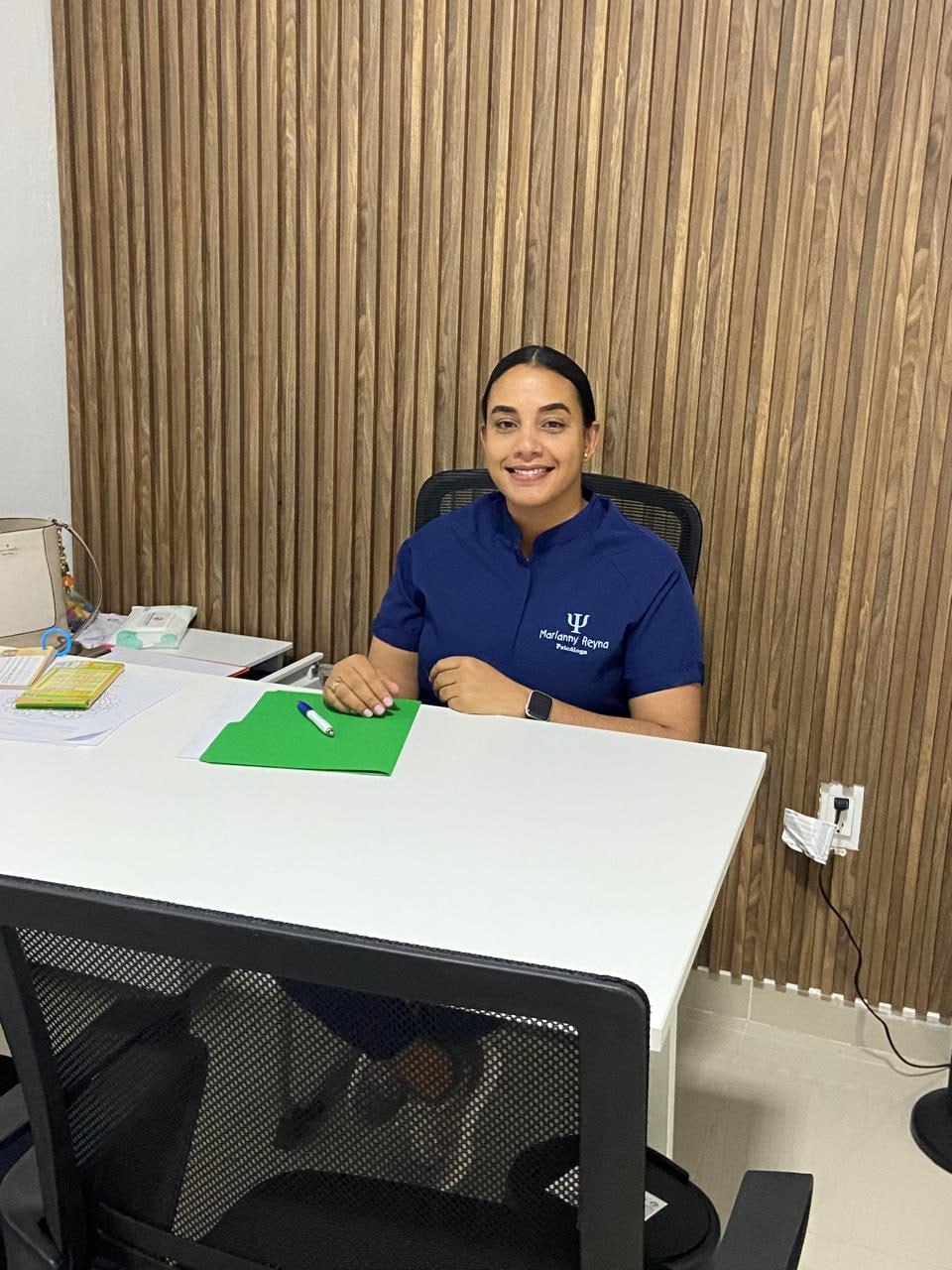 Marianny Reyna en su consultorio