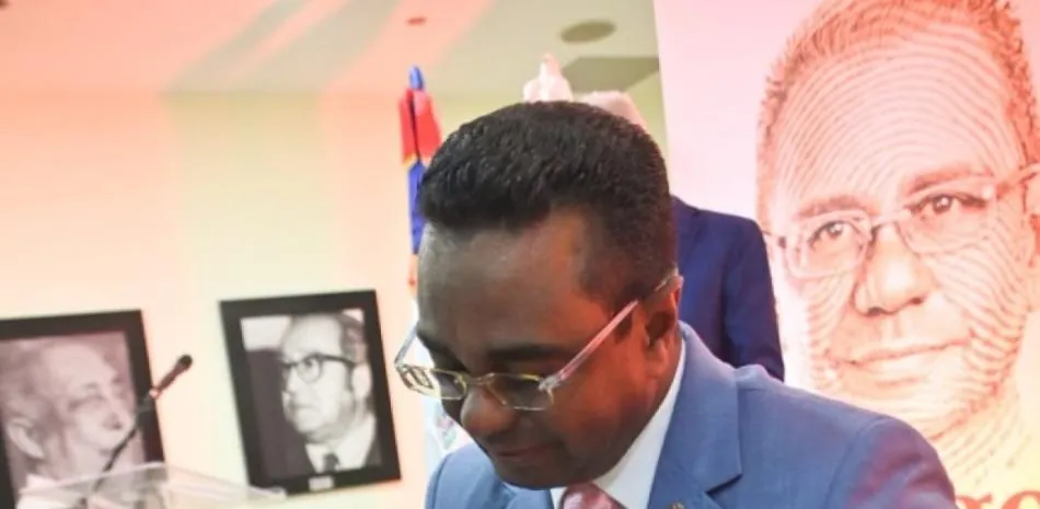 Mariano Abreu presenta su segunda obra “El código de la huella”