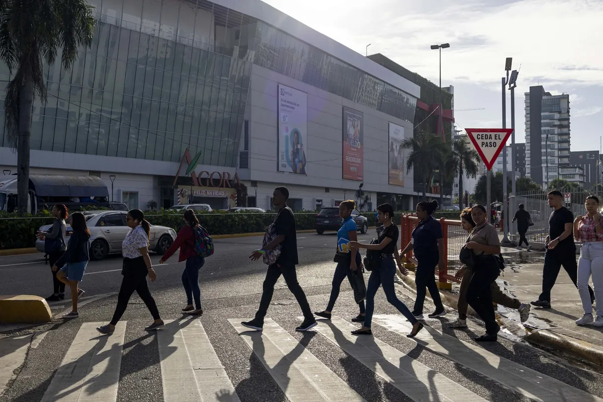 Mayoría de dominicanos alcanza su pico salarial entre los 31 y 55 años