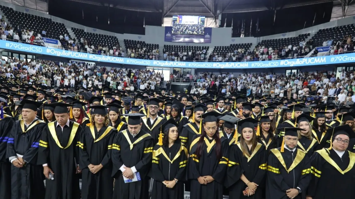 ¡Meta cumplida! 953 estudiantes de la PUCMM se convierten en nuevos profesionales