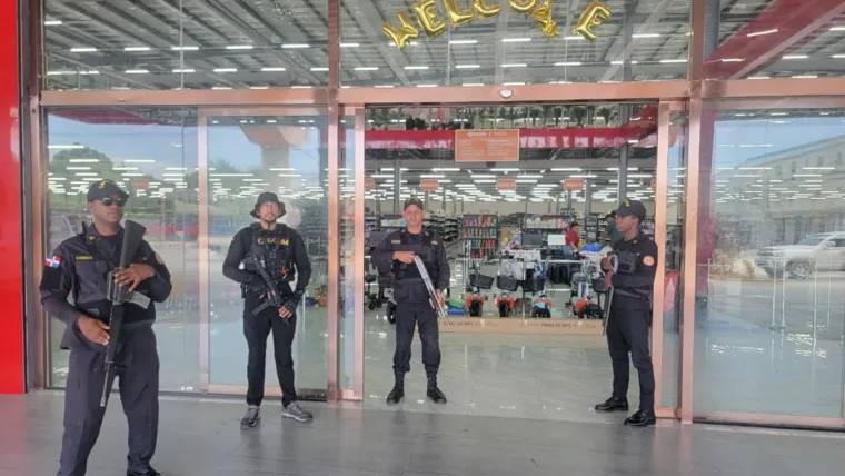 MICM y CECCOM continúan intervenciones en comercios chinos de