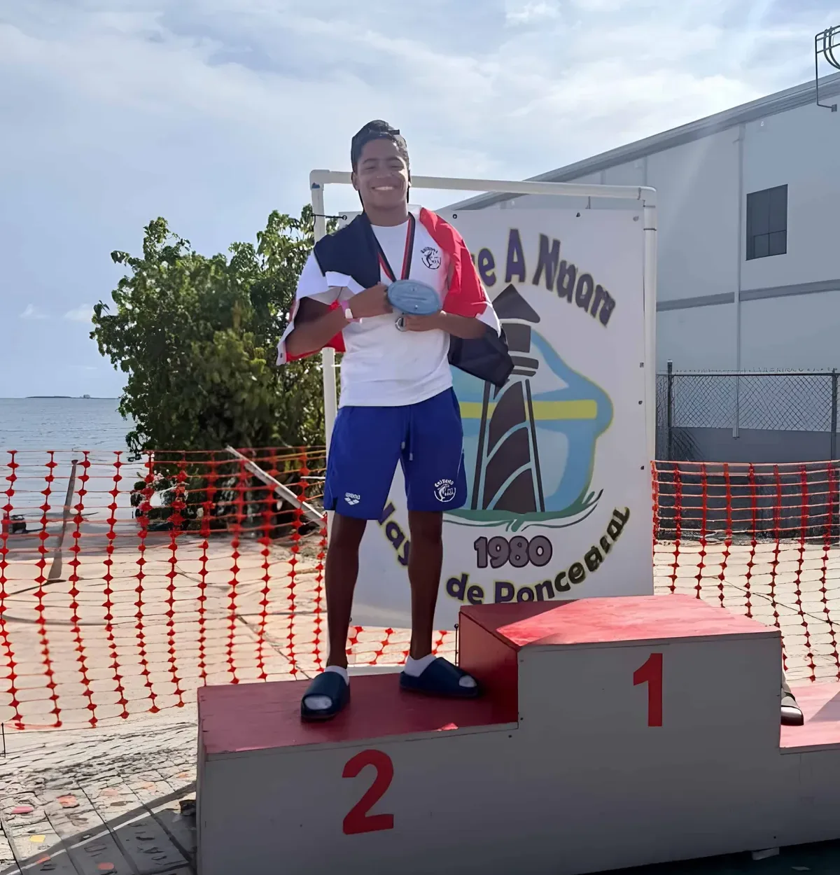 Miguel Eduardo Duvergé logra medalla de plata en el Cruce a Nado Internacional de la Bahía de Ponce
