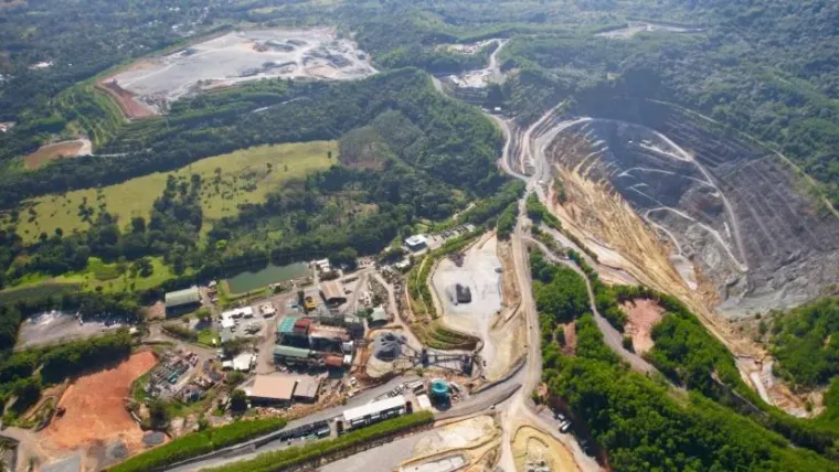Minería en RD: una fuente de ingresos para el Estado rodeada