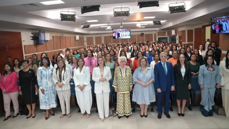 Ministerio de la Mujer y OEA fortalecen liderazgo político de