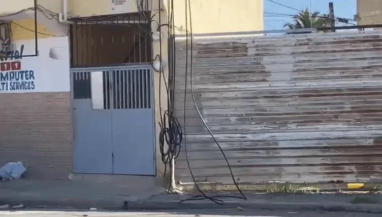 Moradores denuncian que llevan una semana sin luz en El