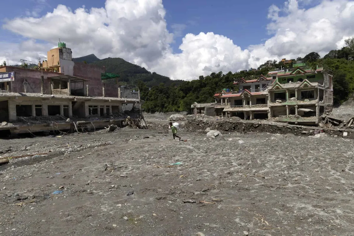 Nepal mantiene las búsquedas 11 días después de la riada tras nuevos rescates con vida