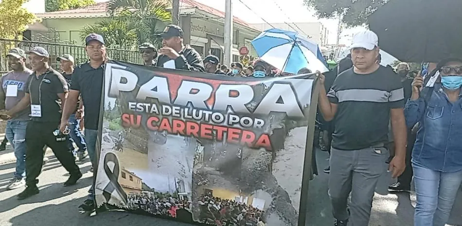 Ocoa: Moradores de la comunidad de Parra reclaman terminación de su carretera