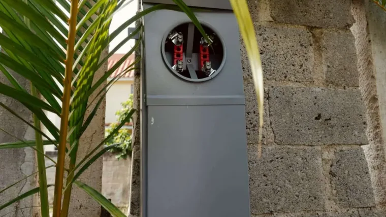 Por falta de tendido eléctrico, estudiantes de politécnico