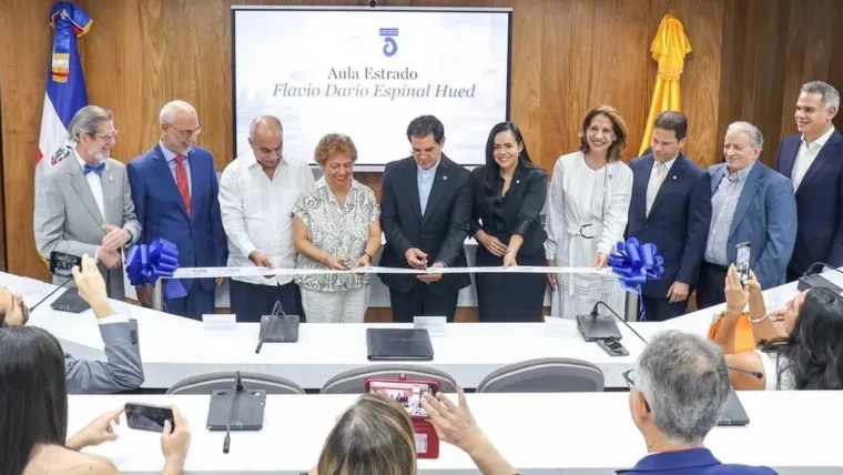 PUCMM inaugura aula estrado en honor al jurista Flavio Darío