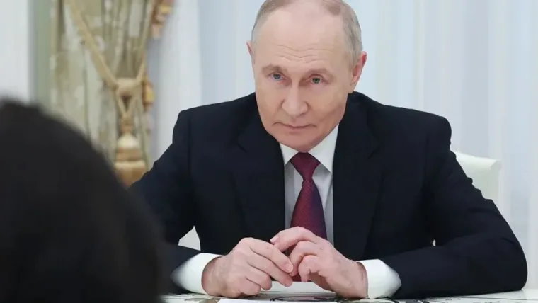 Putin aborda tensiones en golfo Pérsico con príncipe heredero