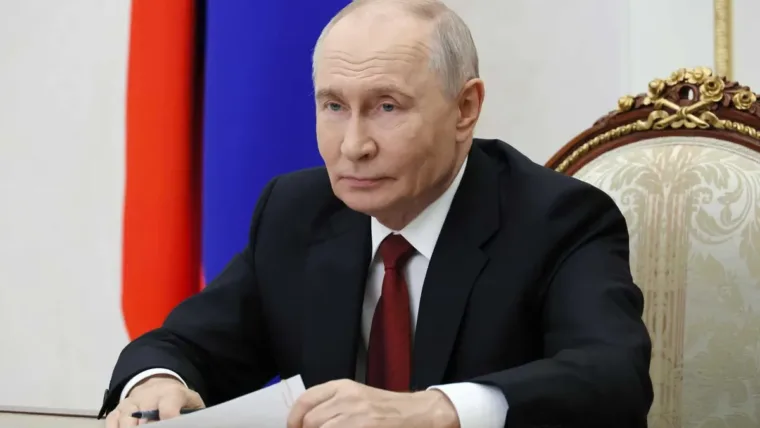 Putin abre las negociaciones sobre Ucrania con los emisarios
