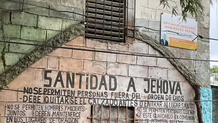¿Qué se sabe del pastor y la fundación investigada por