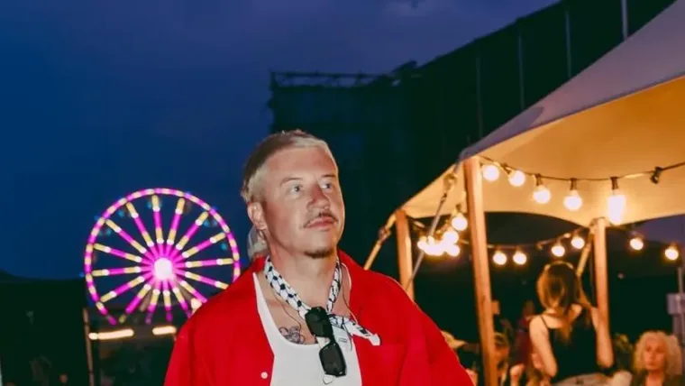 Rapero Macklemore dona un millón de dólares de su gira con Ed