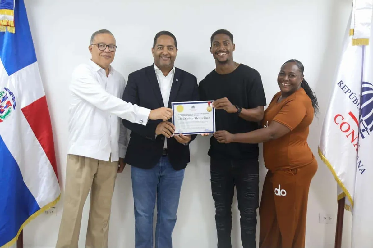 Reconocen a Christopher Melenciano tras conquistar oro en los Juegos Centroamericanos
