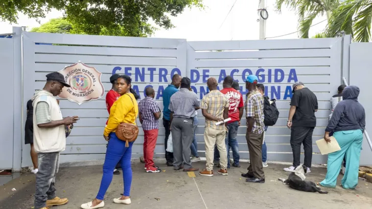 Regreso de migrantes a su país gana terreno en Europa y